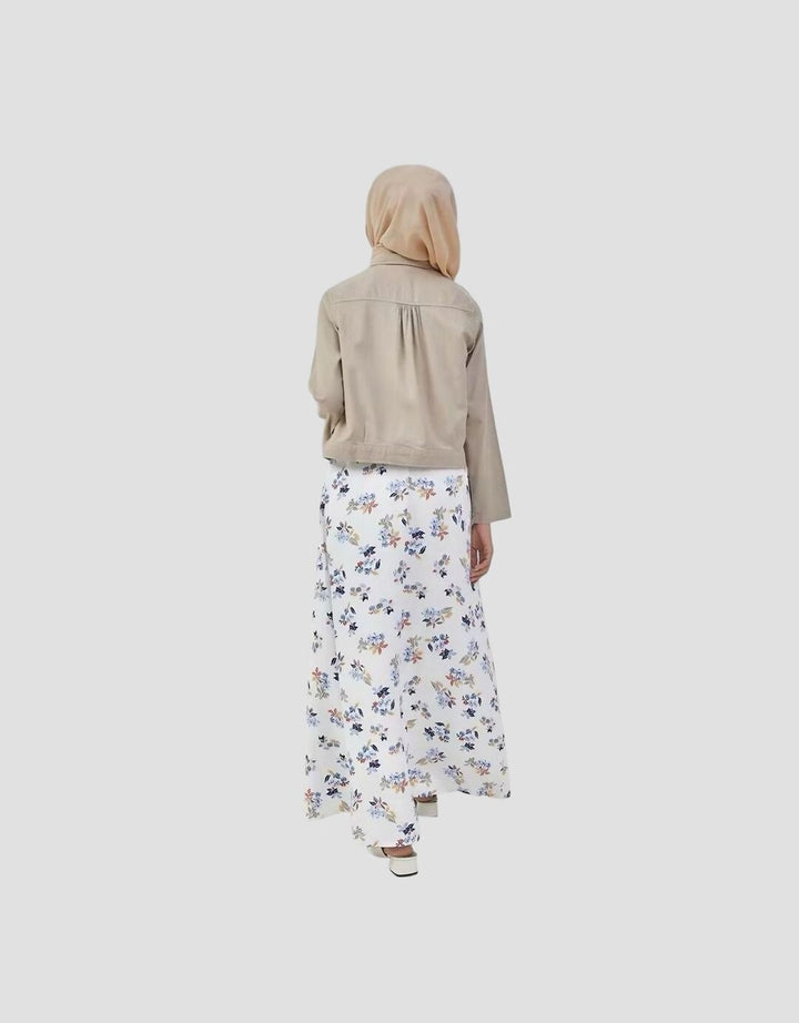 Geela Vahira Modest Desain Gaun untuk Wanita