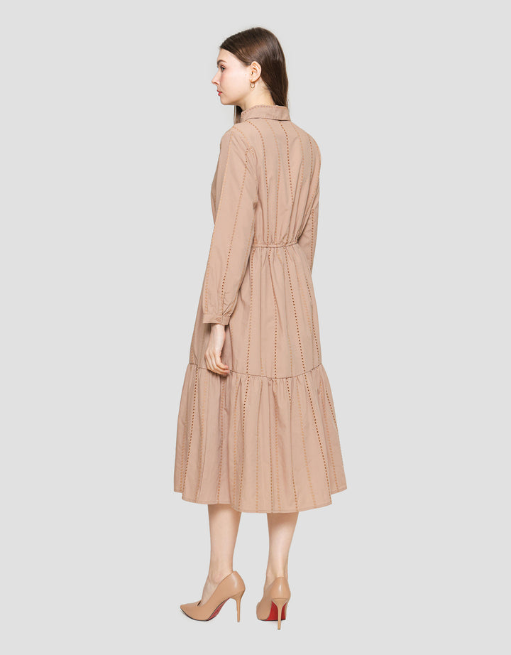 Suko Eyelet Gaun Lengan Panjang Wanita