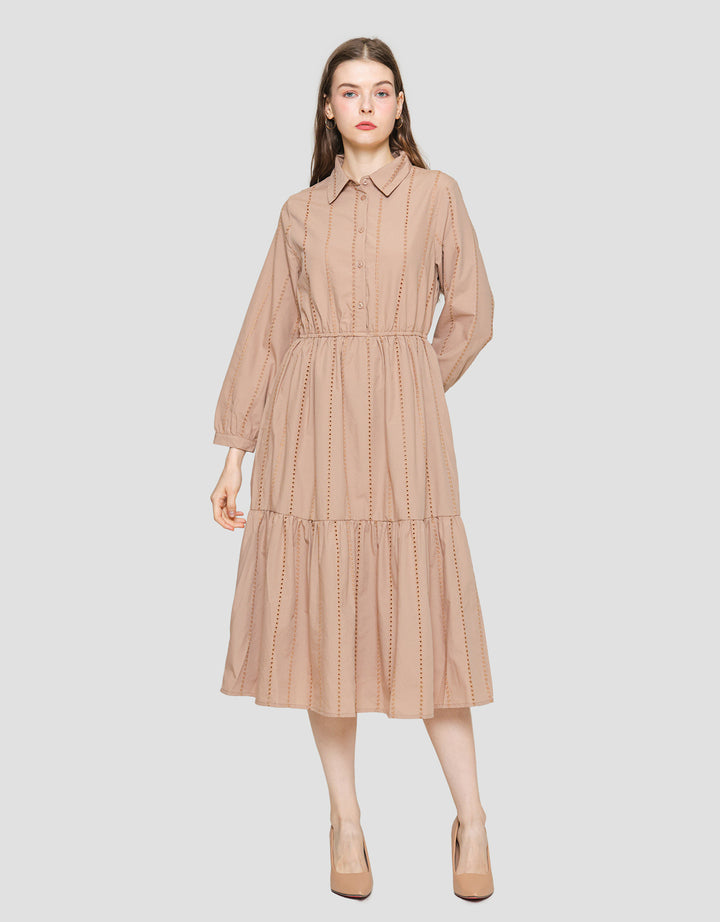 Suko Eyelet Gaun Lengan Panjang Wanita