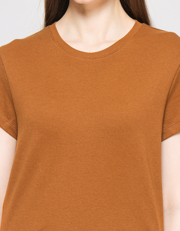 Suko Crop Round Kaos Casual Wanita