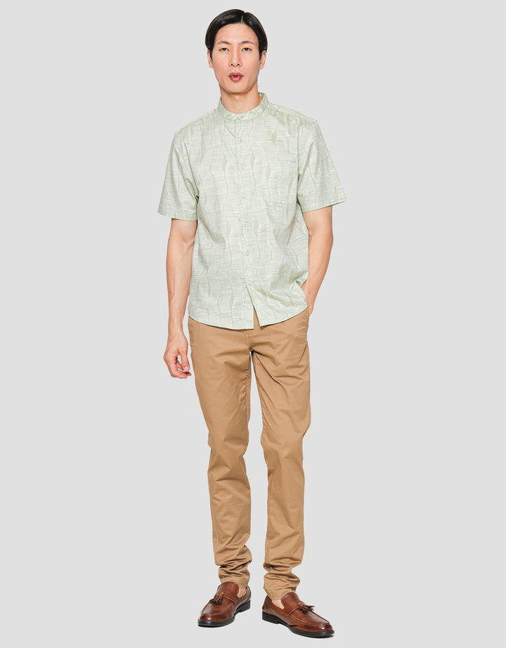 Suko Motif Mandarin Collar Printed Kemeja Lengan Pendek Pria