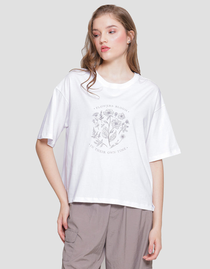 St. Yves Printed Boxy Enzymed Kaos Lengan Pendek Wanita