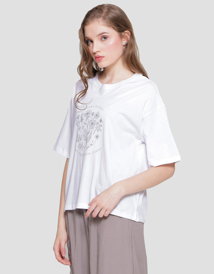 St. Yves Printed Boxy Enzymed Kaos Lengan Pendek Wanita