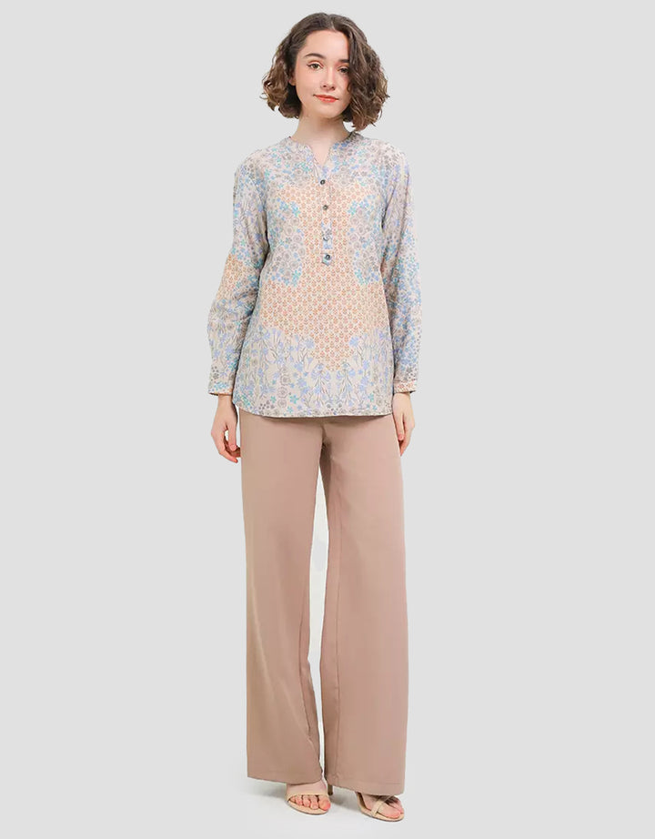 Expand Vina Blouse Motif Floral Wanita