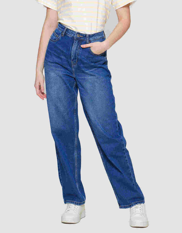 Nevada Straight Regu Celana Denim Wanita