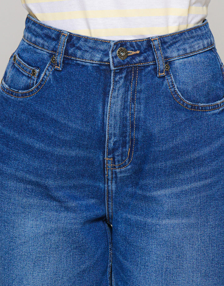 Nevada Straight Regu Celana Denim Wanita