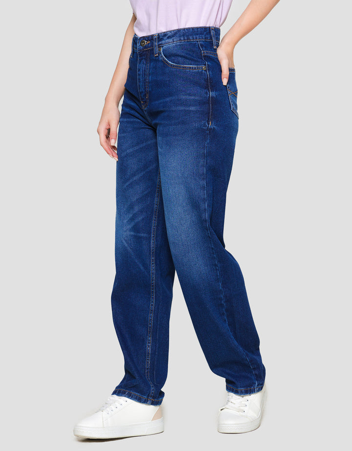Nevada Straight Regu Celana Denim Wanita