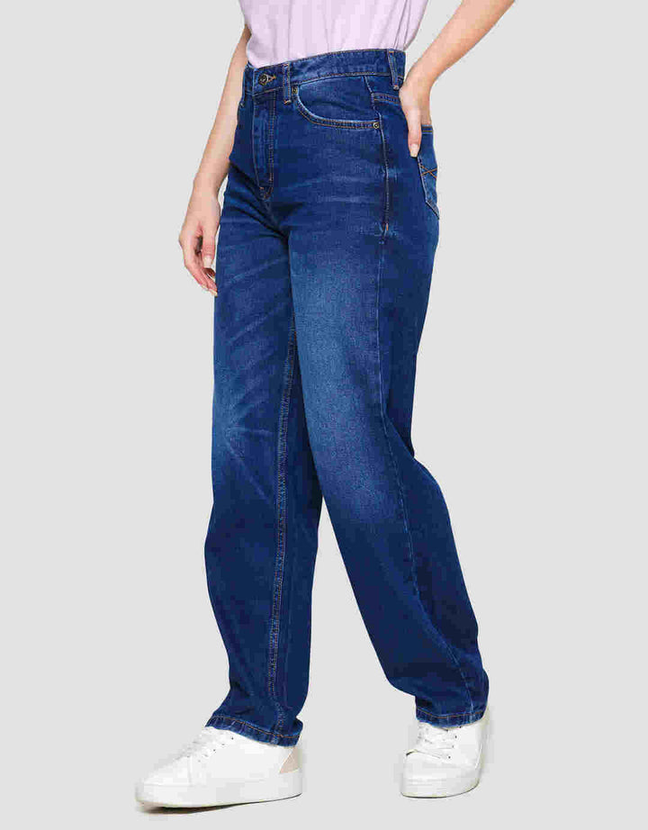 Nevada Straight Regu Celana Denim Wanita