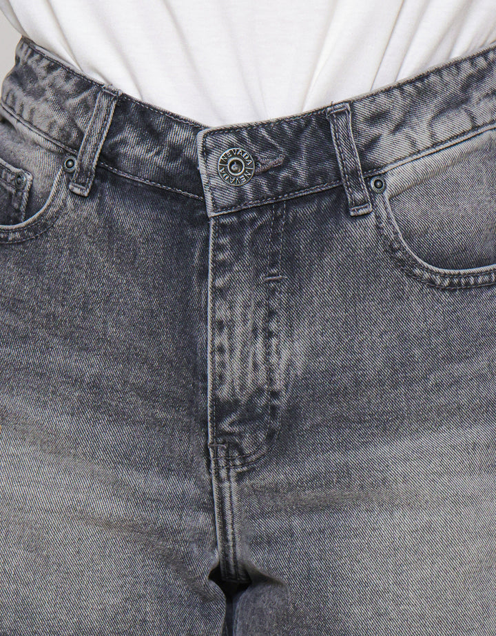 Nevada Basic Roll Up Celana Pendek Denim Wanita