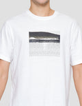 Cole Monochrome Mountain Kaos Pria