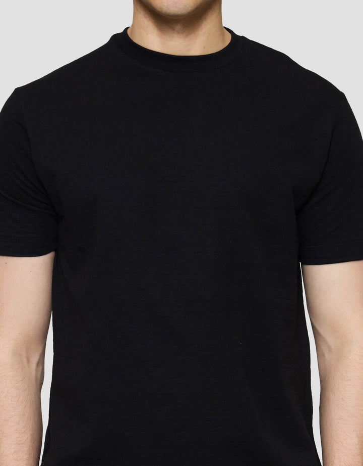 Cole Repeat Text Solid Kaos Casual Pria