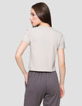 Nevada Kindness Kaos Crop Wanita