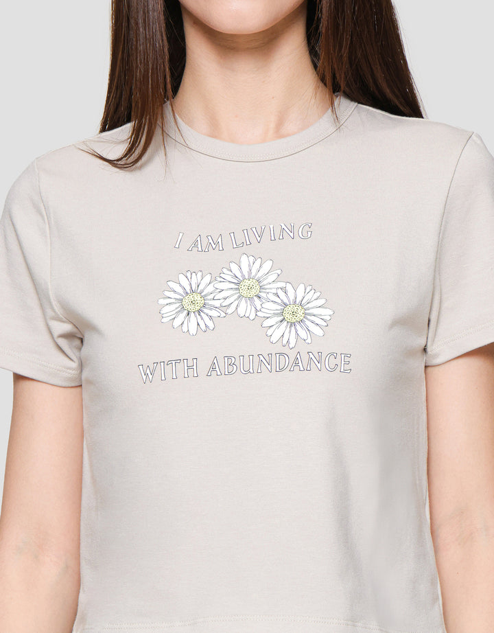 Nevada Kindness Kaos Crop Wanita