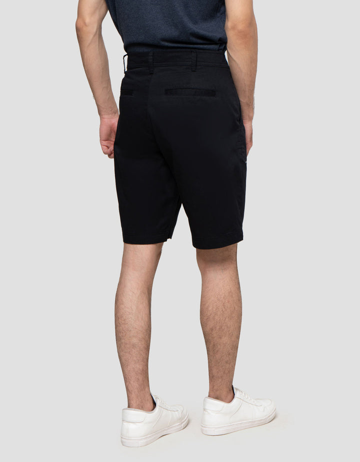 Cole Woven Celana Pendek Pria