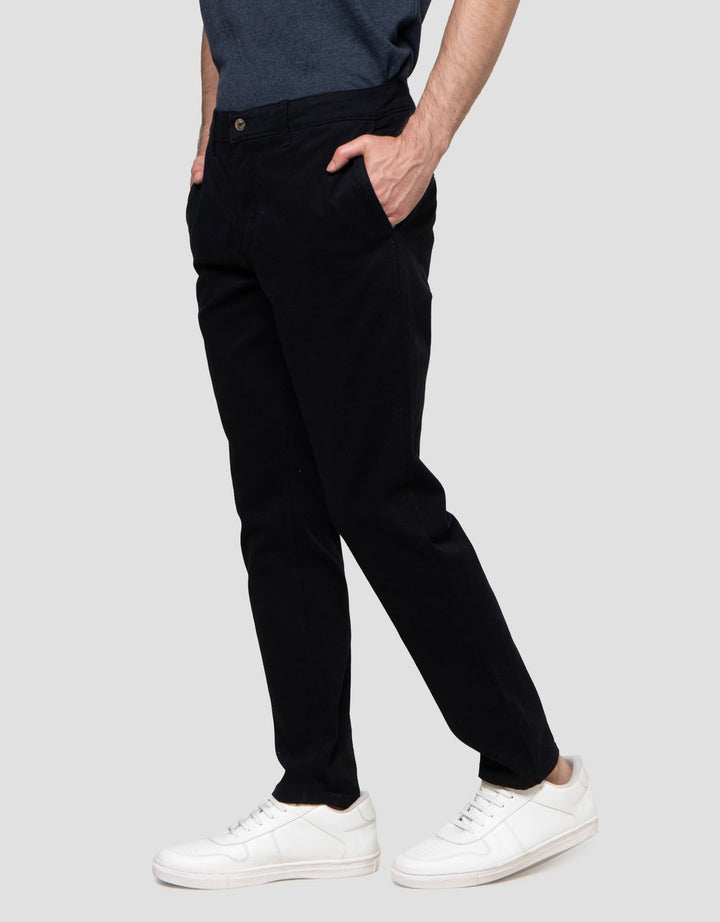 Cole Slim Celana Panjang Chinos Pria