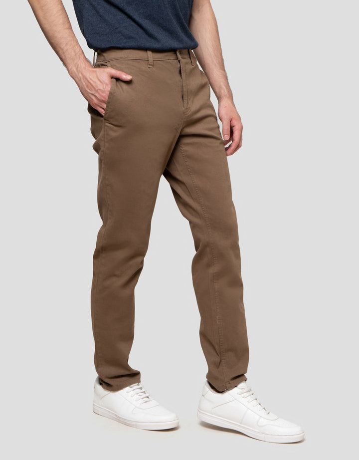 Cole Slim Celana Panjang Chinos Pria