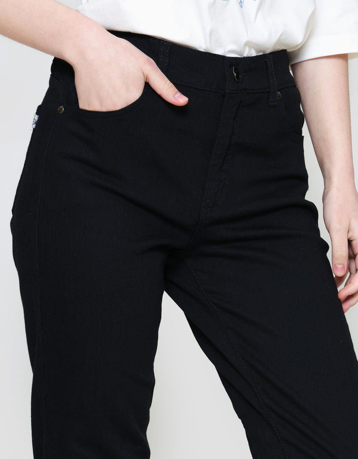 Expand Pomica Celana Panjang Jeans Wanita