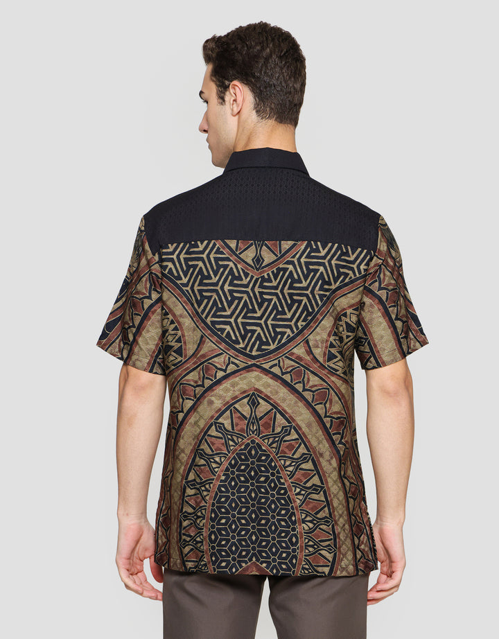 Arjuna Weda Body Fit Macademia Contenporer Hem Pria