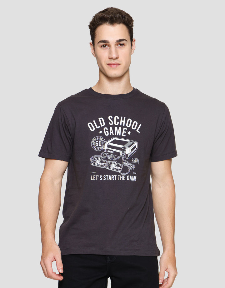 T Zone Print Race Old School Kaos Pria