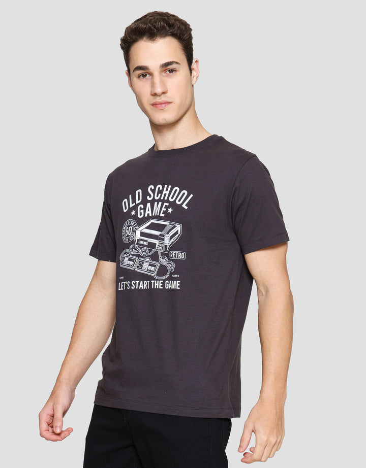 T Zone Print Race Old School Kaos Pria