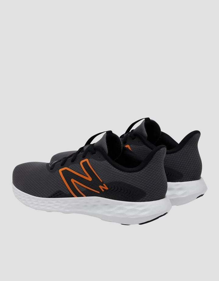 New Balance Sepatu Lari Pria
