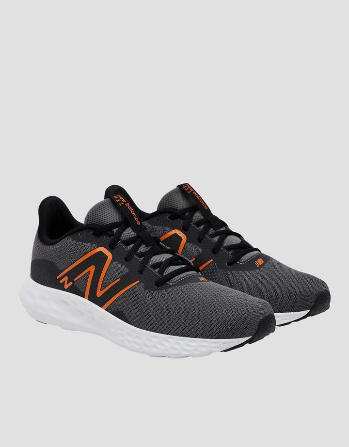 New Balance Sepatu Lari Pria