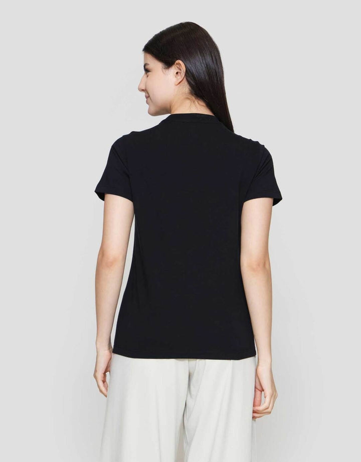 Suko Round Neck Kaos Wanita