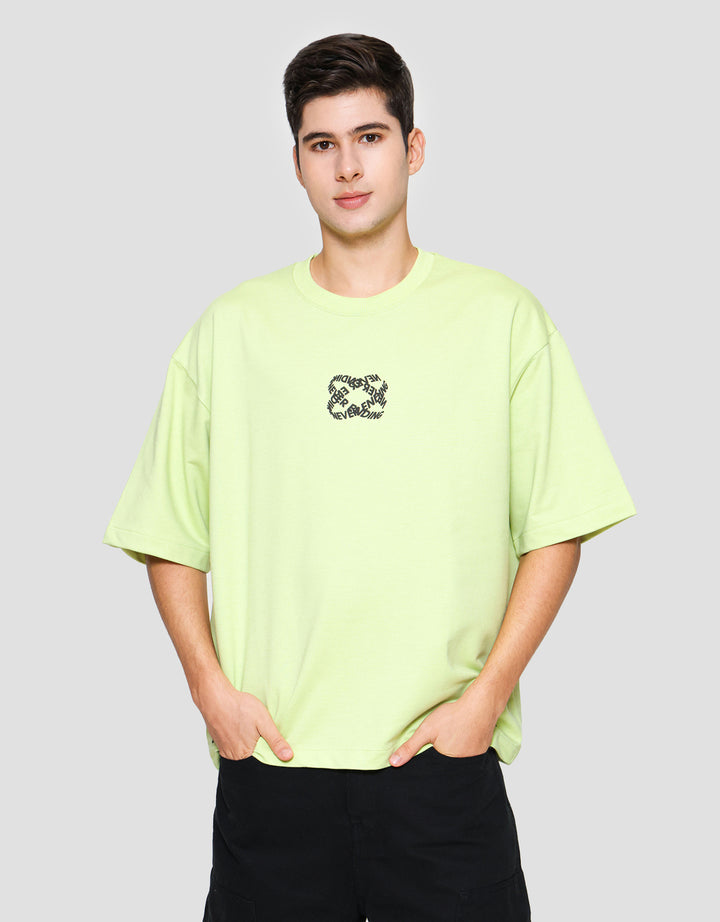 Nevada Street Style Looks - 2 Print Kaos Oversized Pria