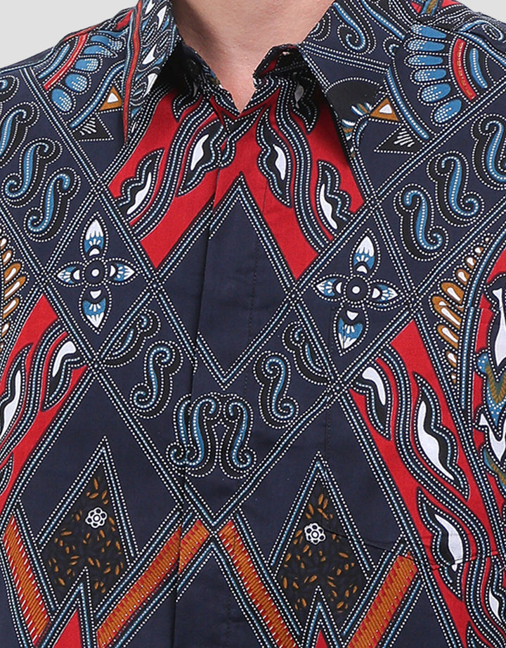 Arjuna Weda Sawat Mucuk Nyigar Kemeja Batik Pria