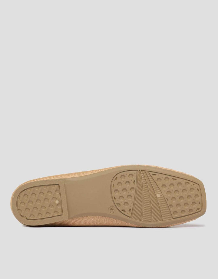 Connexion Sepatu Flat Wanita