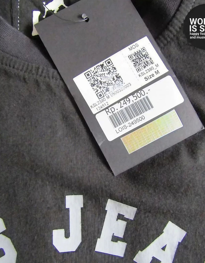 Lois Kaos Desain Minimalis Pria