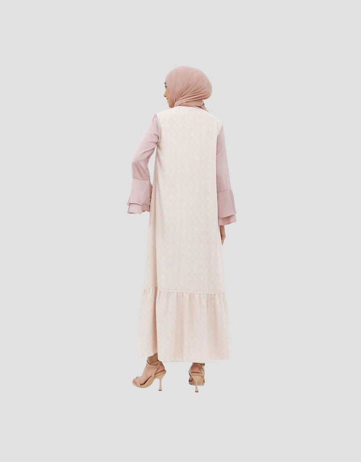 Geela Vahira Modest Desain Gaun untuk Wanita
