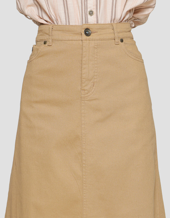 Expand Ferran Rok Wanita