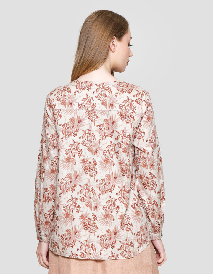 Expand Yurena Blouse Wanita