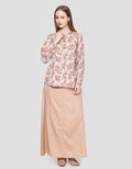 Expand Yurena Blouse Wanita