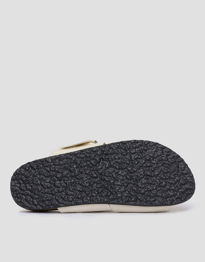Nevada Buckle Sandal Slipper Wanita