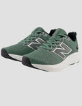 New Balance Sepatu Lari Pria
