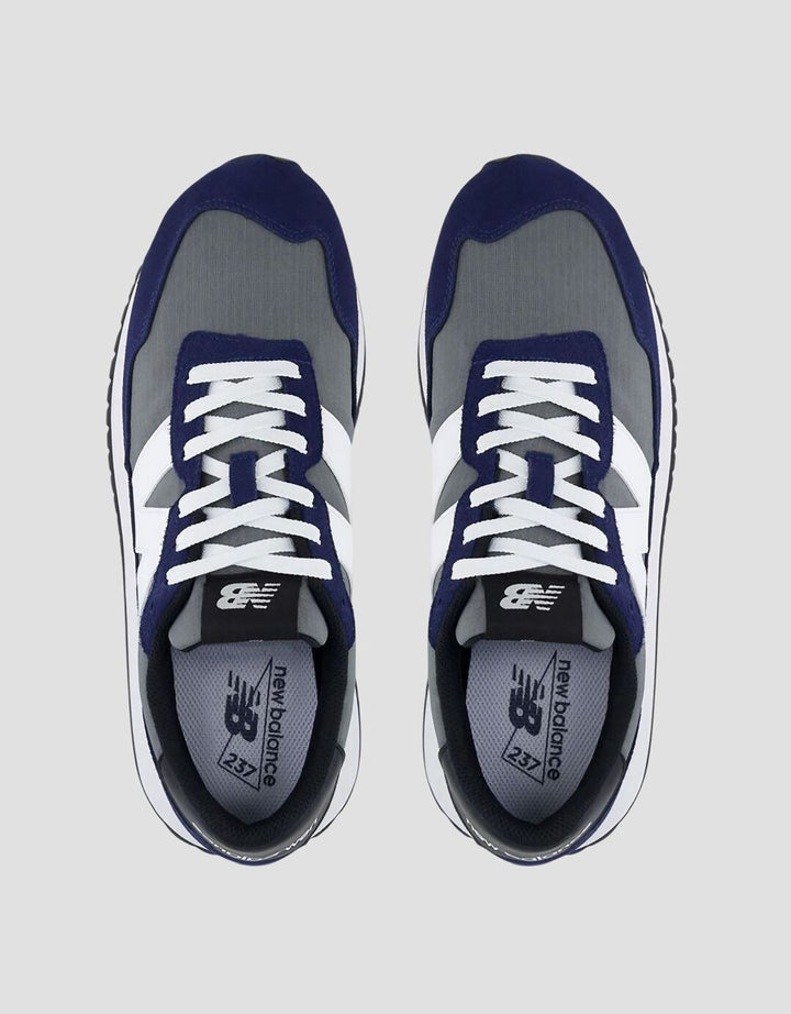 New Balance Sepatu Sneakers Pria