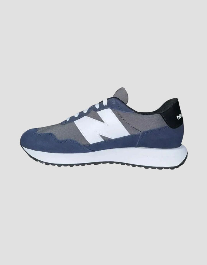 New Balance Sepatu Sneakers Pria