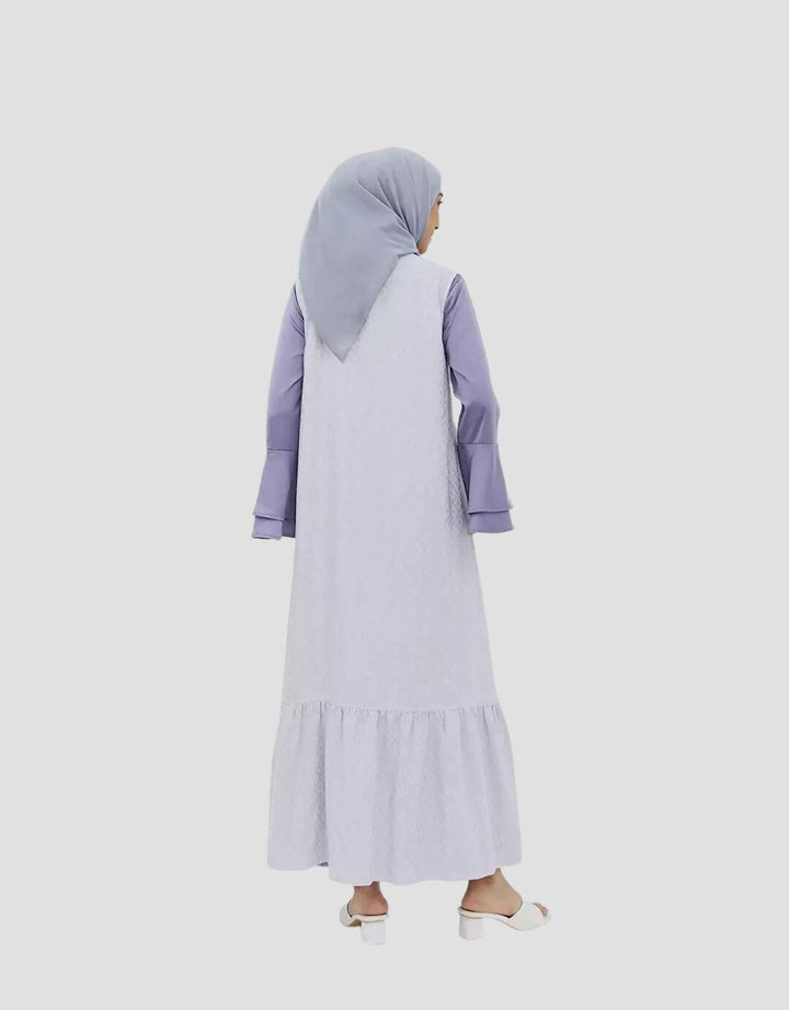 Geela Vahira Modest Desain Gaun untuk Wanita