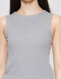 Suko Sleeveless Slit Kerah Bulat Tanpa Lengan Kaos Wanita