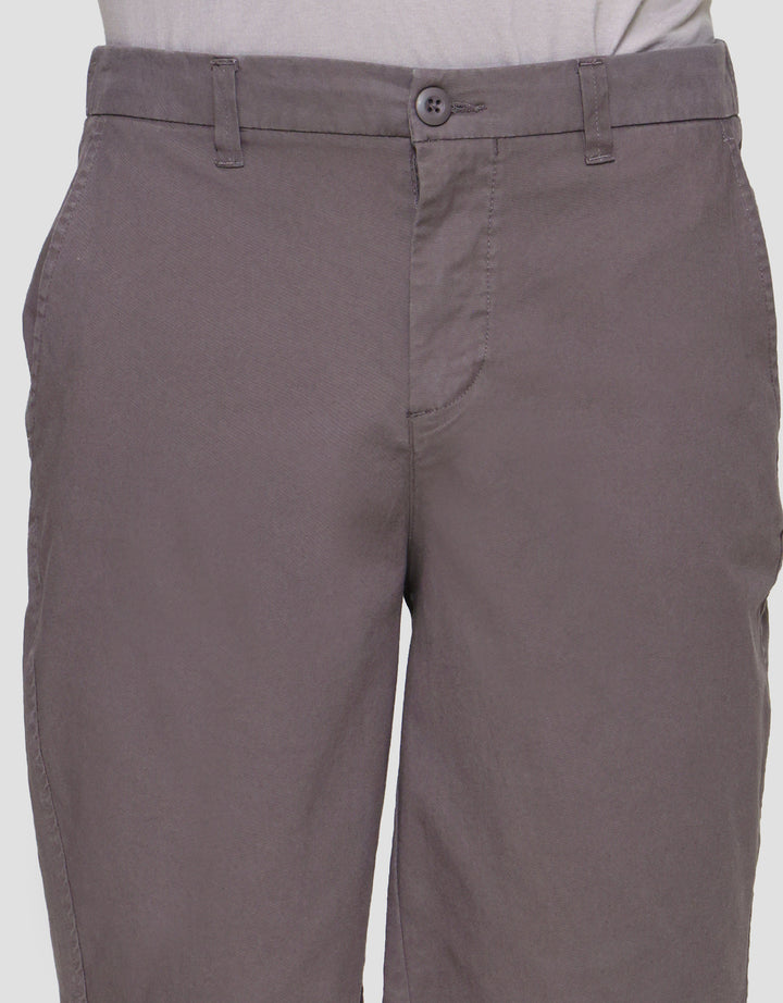 Cole Solid Cotton Bermuda Celana Pendek Pria
