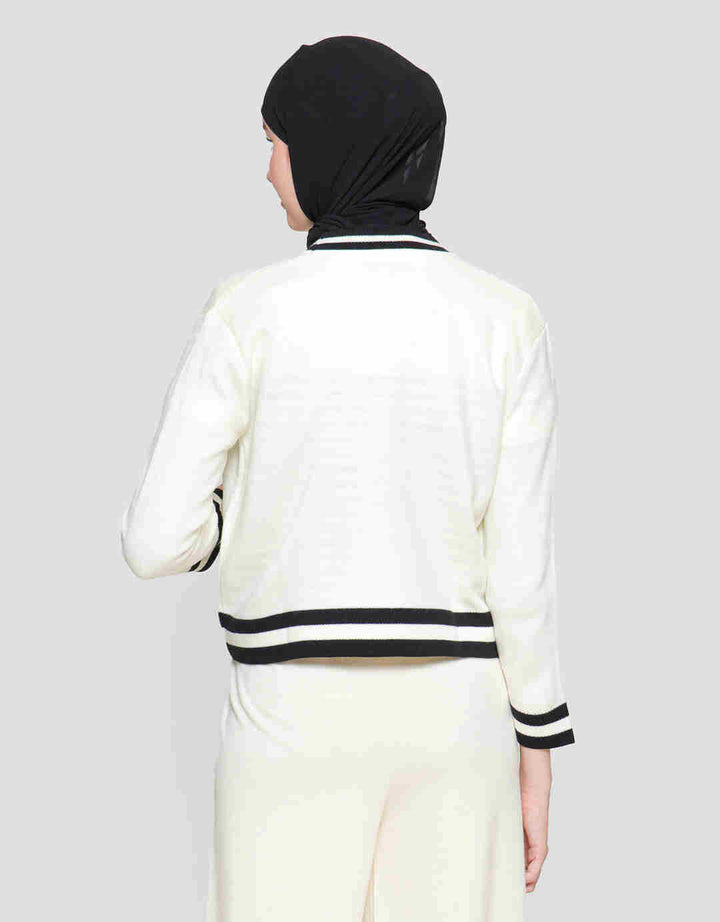 Annisa Blacklist Buttoned Cardigan Wanita
