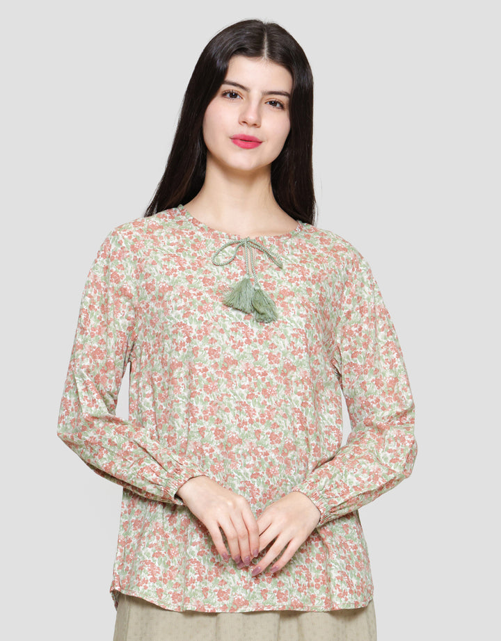 Expand Refana Blouse Wanita