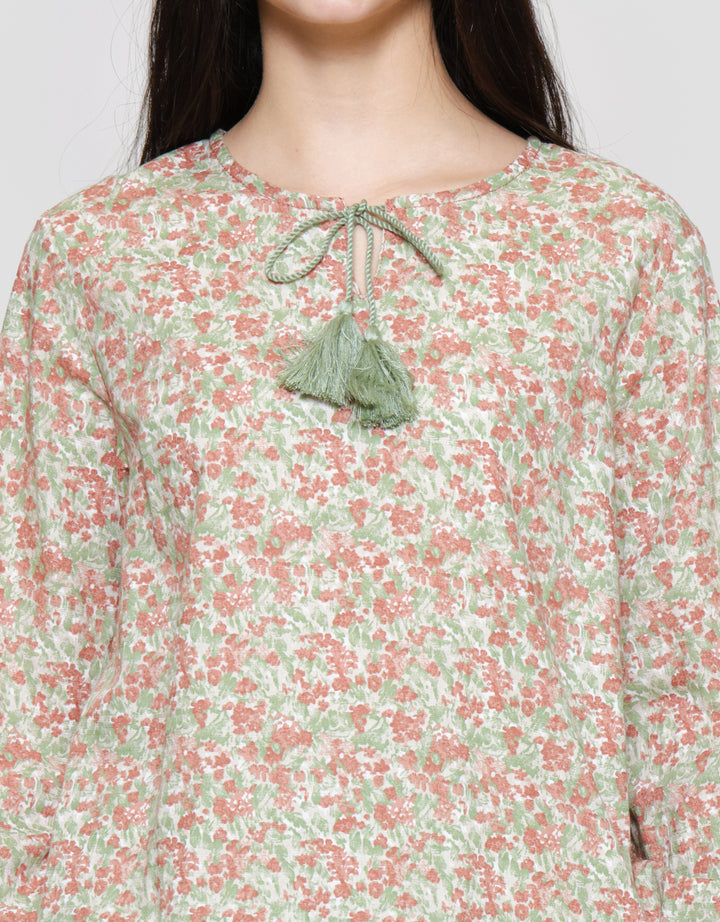 Expand Refana Blouse Wanita