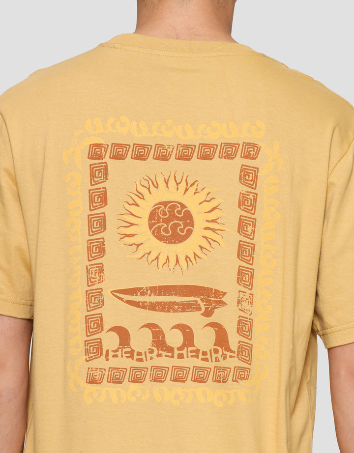 Nevada Back Print Summer Kaos Lengan Pendek Pria 122320962