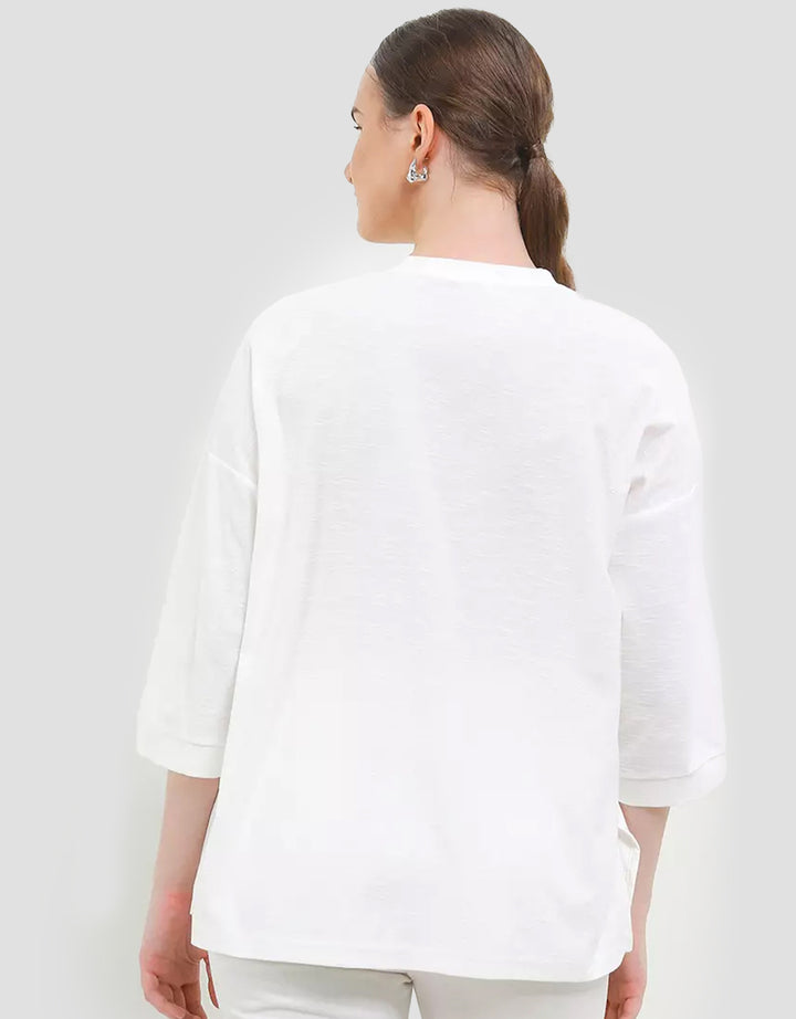 Expand Kiona Tshirt Kaos Motif Kupu-Kupu Wanita