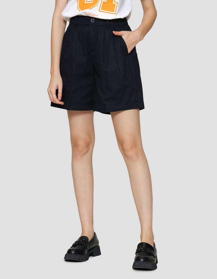 Nevada Woven Basic Pleats Celana Pendek Wanita