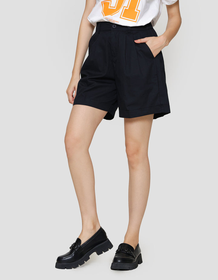 Nevada Woven Basic Pleats Celana Pendek Wanita