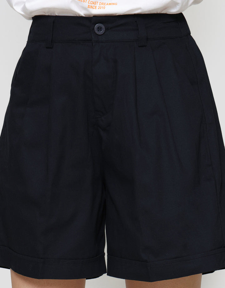 Nevada Woven Basic Pleats Celana Pendek Wanita